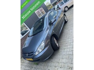 Peugeot 307 CC 2.0-16V opruiming !! klein defect