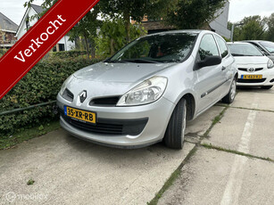 Renault Clio 1.4-16V Business Line*D-Riem gebroken