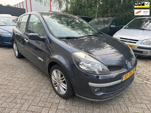 Renault Clio 1.6-16V Initiale