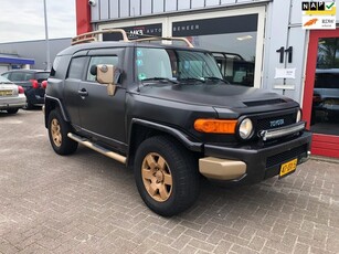 Toyota FJ CRUISER 4X4/Automaat/LPG-G3/INCL. CARAVAN