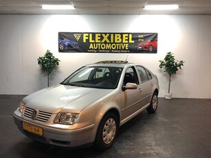 Volkswagen Bora 1.6 / Automaat / Dakje / Elektr.Rmn /