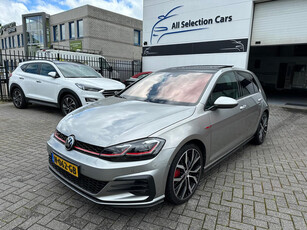 Volkswagen Golf 2.0 TSI GTI 330pk Performance - Virtual Cockpit - Leder - Navigatie - Camera - Panoramadak - Xenon