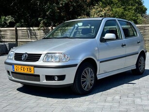 Volkswagen Polo 1.4-16V Comfortline Automaat/NAP/Nieuwe Apk