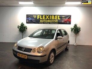 Volkswagen Polo 1.4-16V / Navi / Cruise / Elektr.Rmn /