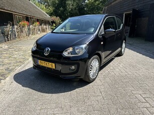 Volkswagen up! 1.0 high up 75 pk!. Airco, cruise control