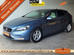 Volvo V40 1.6 D2 Momentum, clima, cruise, camera, keyless