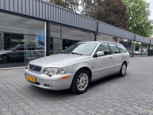 Volvo V40 2.0 Europa 124.204KM! Dealer oh 21 jaar dezelfde