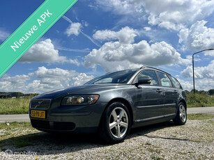 Volvo V50 2.4 Kinetic, BJ 2004, APK Juli 2025, Airco, Trekhk