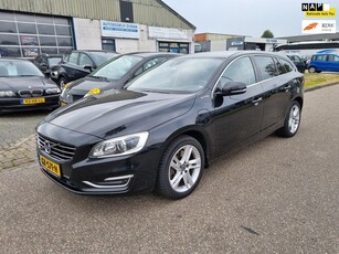 Volvo V60 2.4 D6 AWD Plug-In Hybrid R-Design Clima! Navi!