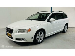 Volvo V70 2.5T Momentum AUTOMAAT / YOUNGTIMER