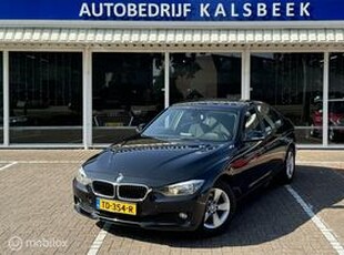 BMW 3-SERIE 318d High Executive| navi|Stoelverwarming|