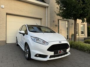 Ford Fiesta 1.6 ST 182pk Navi Clima RecaroStoelen Camera 17