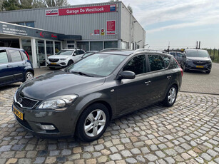 Kia Cee'd Sporty Wagon 1.4 CVVT Navigator Plus Pack