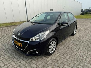 Peugeot 208 1.2 PureTech Blue Lion , trekhaak afneembaar