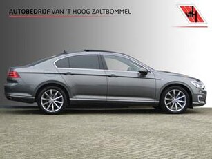 Volkswagen PASSAT 1.4 TSI GTE Connected Series Plus PANORAMADAK ACC APP-CONNECT DAB 18'' TREKHAAK