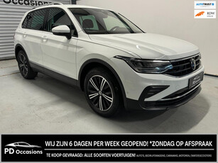 Volkswagen Tiguan 1.5 TSI Active Dealer onderh. Velours bekleding, Camera