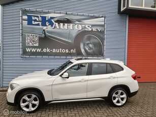 BMW X1 sDrive20i 184pk Aut-8. Parelmoer wit, 1e eigenaar..