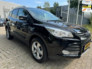 Ford KUGA 1.5 16v ecoboost Styling Pack, 89.641 km, nwe apk, airco cruise, elec pakket, park -sensor, stoel verwarming * rijklaar*