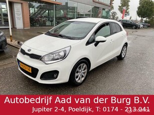 Kia Rio 1.2 CVVT Super Pack 5 deurs , Bluetooth , Parkeerhulp , Led verlichting , Cruise controle , Climate controle, dealer onderhouden,