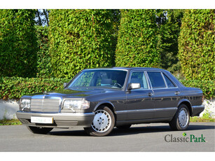 Mercedes-Benz 560 SEL