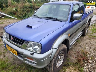 Mitsubishi L 200 2.5 Club Cab GLS ES