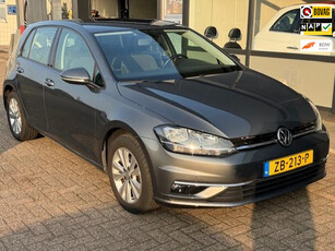 Volkswagen Golf 1.0 TSI Trendline / Apple car/ Navi/ PDC