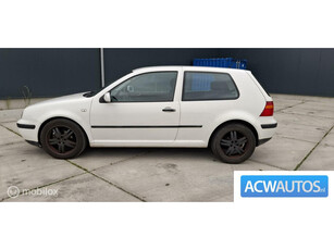 Volkswagen Golf 1.6-16V