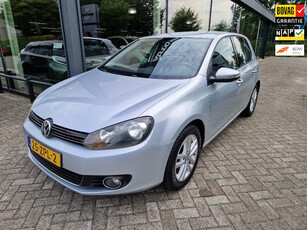 Volkswagen Golf 1.6 TDI Highline BlueMotion