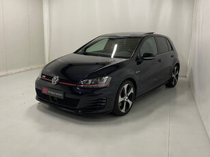 Volkswagen Golf 2.0 TSI GTI Dynaudio Camera Leer ACC Panodak Standkachel Carplay Trekhaak