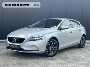 Volvo V40 2.0 T2 Nordic+ stoel en voorraamverwarming standkachel nav/tel extra getint glas