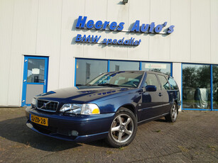 Volvo V70 2.3 R AWD Eerste eigenaar / Complete historie / Uniek voor de liefhebber / Youngtimer