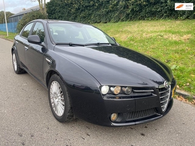 Alfa Romeo 159 1.9 JTS Elegante LEES TEKST