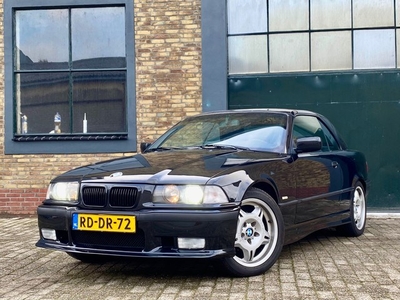 BMW 3-serie Cabrio 320i M -Tech Airco + Lederbekleding +