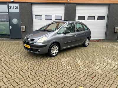 Citroen Xsara Picasso 1.8i-16V Différence 2