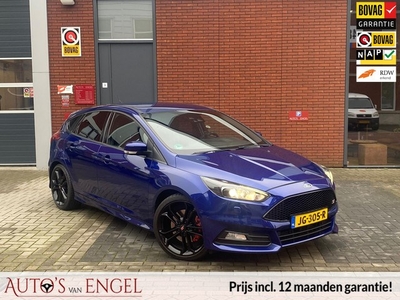 Ford Focus 2.0 ST-3.5/ Recaro/ stage 1/ Brembo