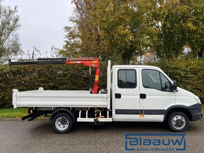 Iveco Daily 35C13 dubbele cabine Kraan Palfiinger PC2300