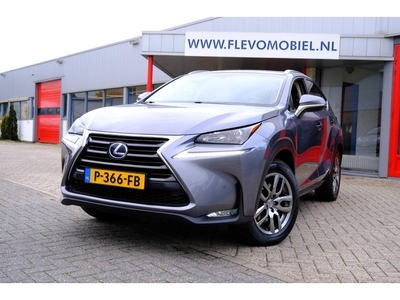 Lexus NX 300h AWD Luxury Line Aut. PanoLederNaviLMV