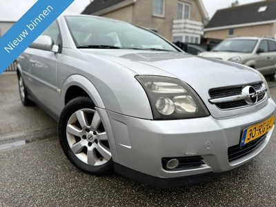 Opel Vectra 2.2-16V V-line (bj 2005, automaat)