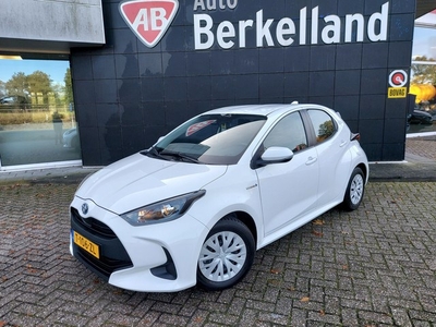 Toyota Yaris 1.5 Hybrid **Business Edition**Clima**