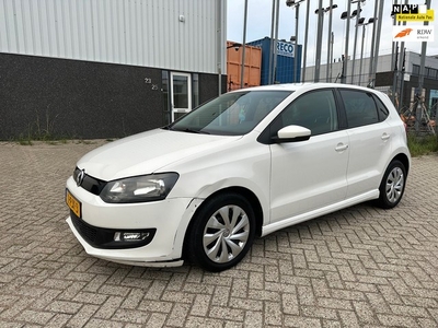 Volkswagen Polo 1.2 TDI BlueMotion Comfortline 2011 CLIMA