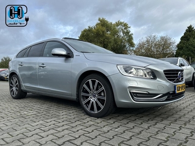 Volvo V60 2.4 D6 AWD Twin Engine Momentum Aut. *PANO