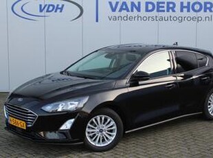 Ford FOCUS 1.0-125pk EcoBoost Titanium. Volautm. airco dual, adaptive cruise cntrl, trekhaak, head-up display, parkeersensoren v+a, dodehoek assistent, stuur-, stoel- en voorraam verwarming. Net binnen, auto moet nog gepoetst. Uitgebreidere fotoreportage volgt.