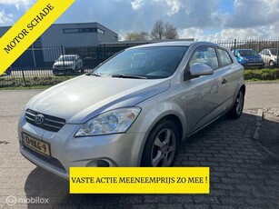 Kia Ceed Pro_Ceed 1.4 CVVT Fifteen AIRCO LET OP START NIET