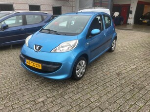 Peugeot 107 1.0-12V XS zeer nette auto