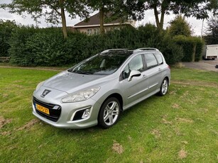 Peugeot 308 1.6 SW in nieuwstaat - panorama dak navigatie nieuwe apk!