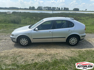 Seat Leon 1.6-16V Stella