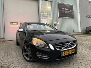 Volvo V60 2.4 D5 R-Design (bj 2011) NAVIPDC205PK5CILINDER