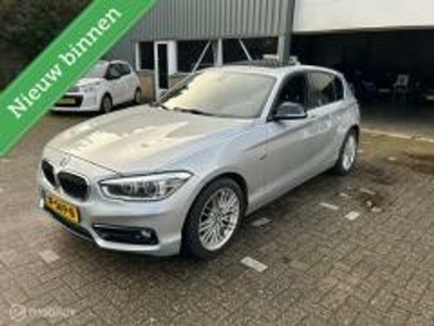 BMW 1-serie 118i Sport 136 PK / FM nav / Lederen sportstoel