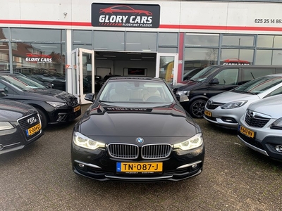 BMW 3-serie 318i Luxury AUTOMAAT-LEER-LED-PDC