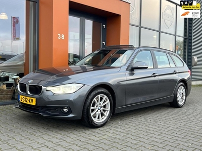 BMW 3-serie Touring 318i High Exec6baksportstoelPDCNavi